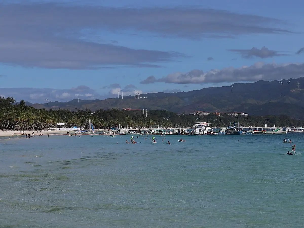 Sand and sea at Station 2 of White Beach, Boracay