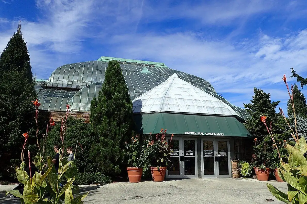 The historic glasshouse of the Lincoln Park Conservatory in Chicago.