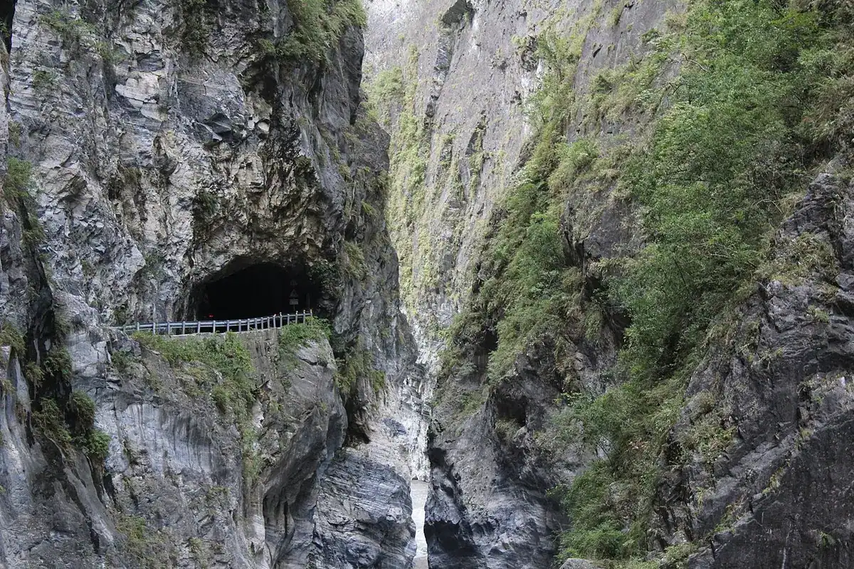 The Taroko Gorge winding between towering marble cliffs