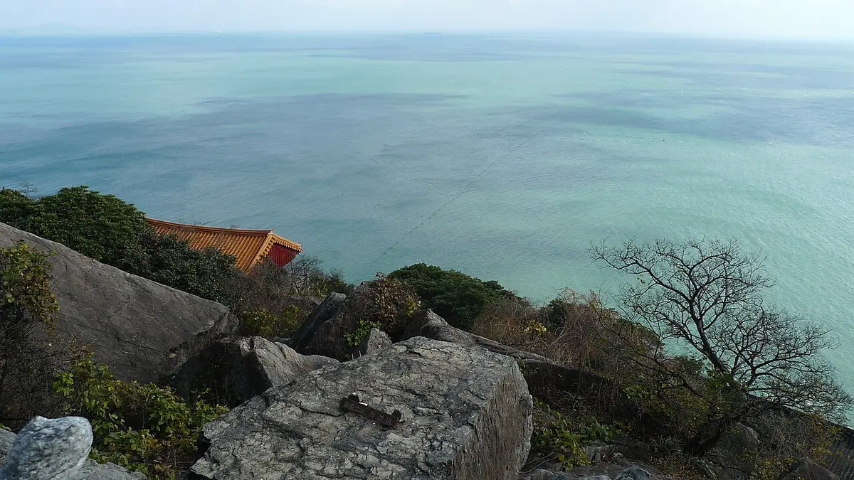The South Sea seen from the meditation rock at Hyangiram Hermitage in Yeosu.