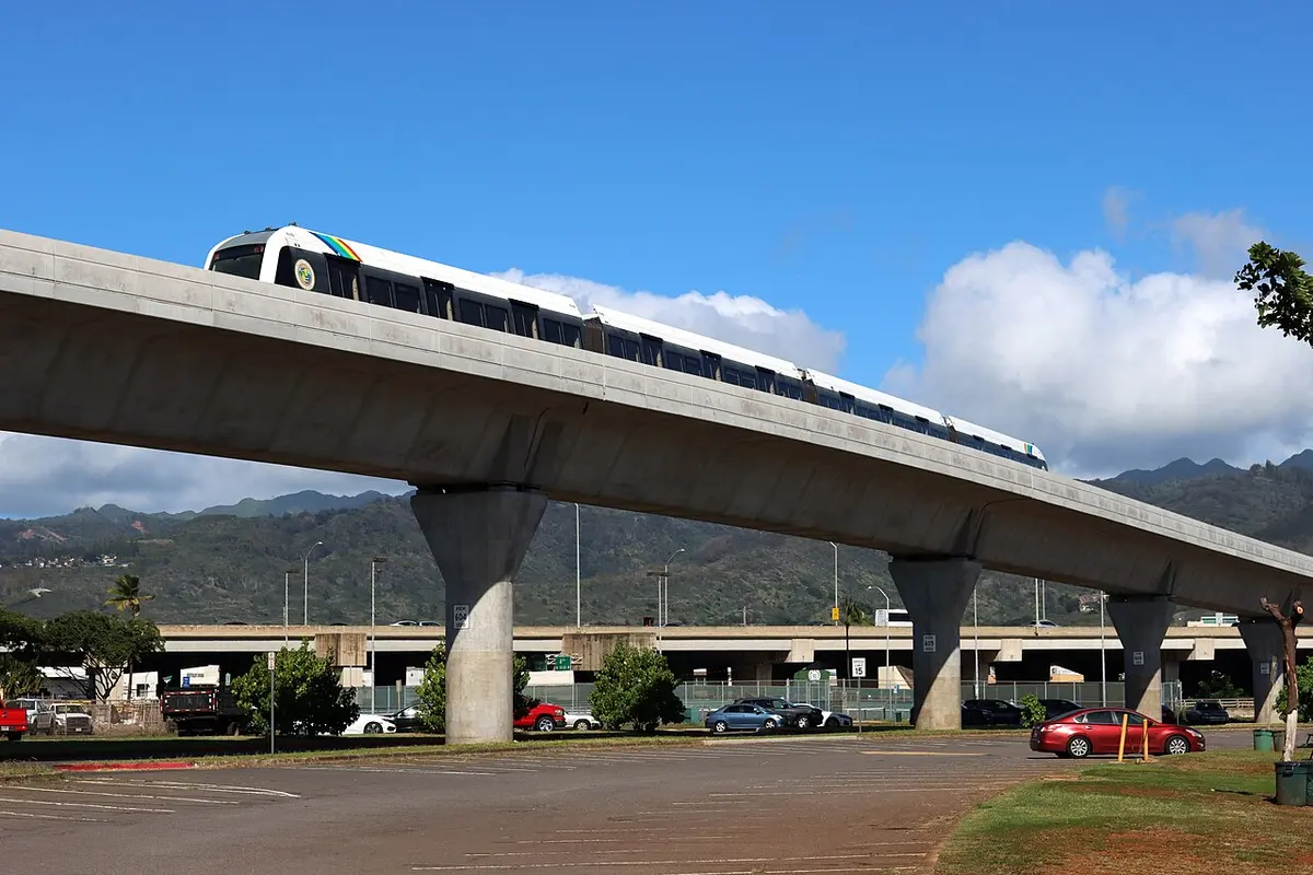 Skyline train on the elevated guideway over Keʻehi Lagoon Beach Park