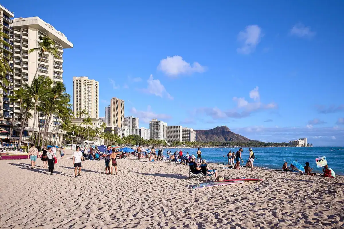 Waikiki Beach with Diamond Head in the distance, Honolulu