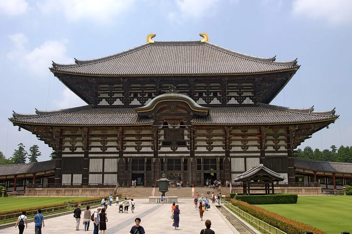 The front of the huge wooden Great Buddha Hall at Todai-ji in Nara.